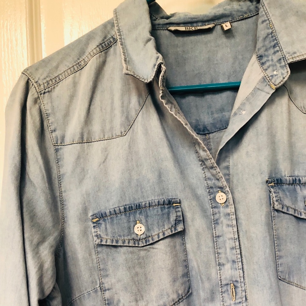 BKE long sleeve chambray button up shirt